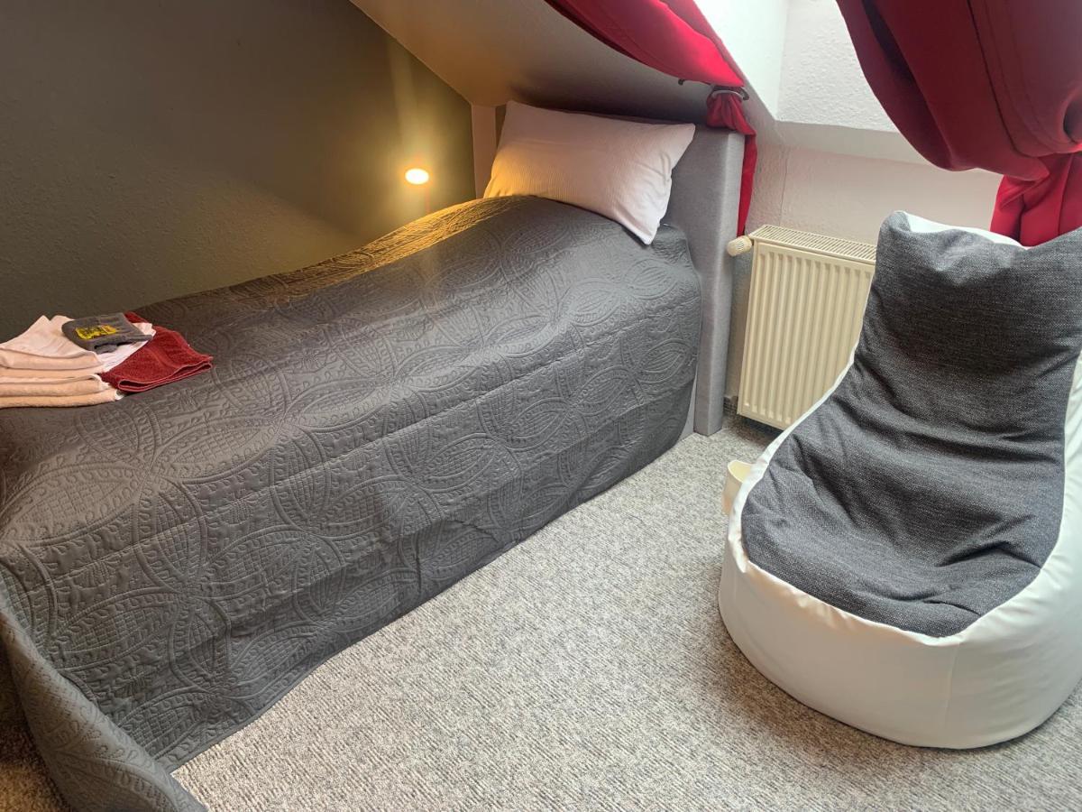 Best-Preis -Vip Lounge- Mit Netflix, Self-Check-In, Ebike Ladestation, Fahrradraum, Wlan Und Netflix - Direkt Am Elberadweg Im Herzen Von Виттенберге Экстерьер фото